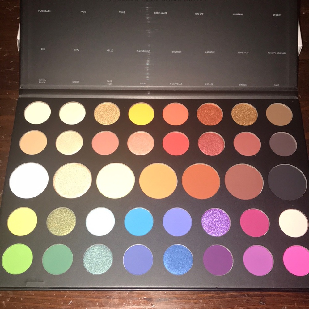 ‼️LAST ONE‼️🎄XMAS BLOWOUT🎄🆕✨ THE JAMES CHARLES PALETTE - Picture 5 of 8